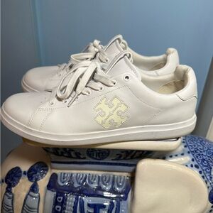 Tory Burch Double T Howell Court Sneakers - Size 11 - White/White